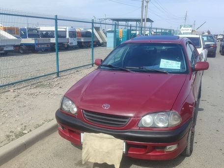 Toyota Avensis, 1998