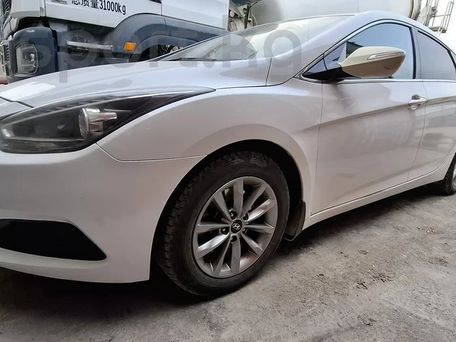 Hyundai i40, 2015 — 照片 1