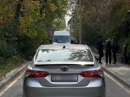 Toyota Camry, 2019 — photo 2