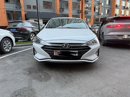 Hyundai Avante, 2018 — 照片 1