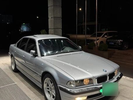 BMW 7 серии, 2022