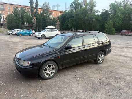 Toyota Carina E, 1996 — 照片 1