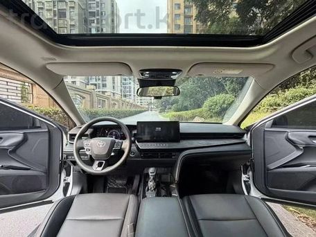 Toyota Camry, 2024 — photo 5