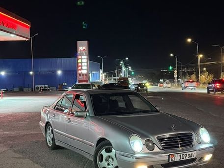 Mercedes-Benz E-Class, 2001 — photo 3