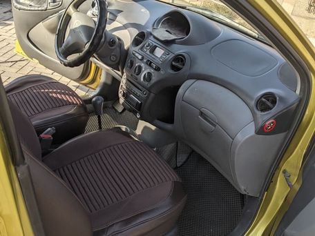 Toyota Yaris, 1999 — 照片 8