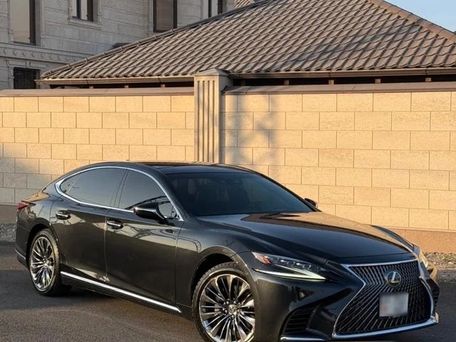 Lexus LS, 2018 — фото 1
