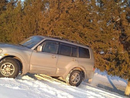 Mitsubishi Montero, 2001 — 照片 2