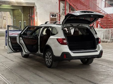 Subaru Outback, 2017 — фото 11