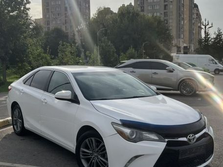 Toyota Camry, 2016