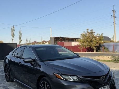 Toyota Camry, 2020 — photo 1