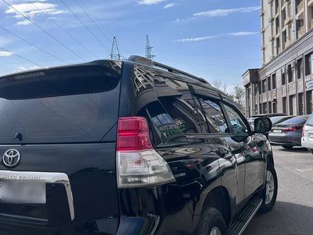 Toyota Land Cruiser Prado, 2010 — фото 4