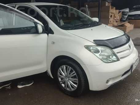 Toyota Ist, 2005 — сүрөт 1