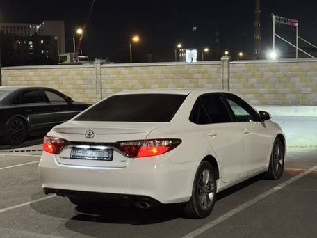 Toyota Camry, 2016 — 照片 5