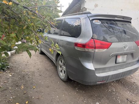 Toyota Sienna, 2012 — 照片 4