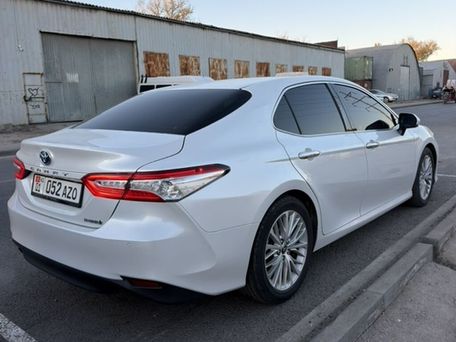 Toyota Camry, 2020 — photo 2
