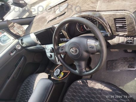 Toyota Wish, 2003 — photo 2