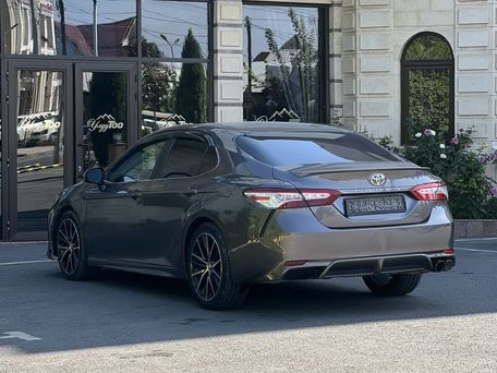 Toyota Camry, 2018 — фото 6