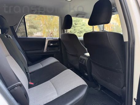 Toyota 4Runner, 2019 — photo 6