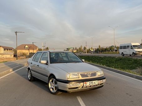 Volkswagen Vento, 1993 — 照片 11