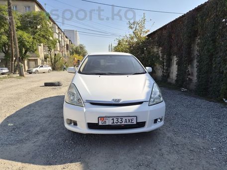 Toyota Wish, 2004 — 照片 1