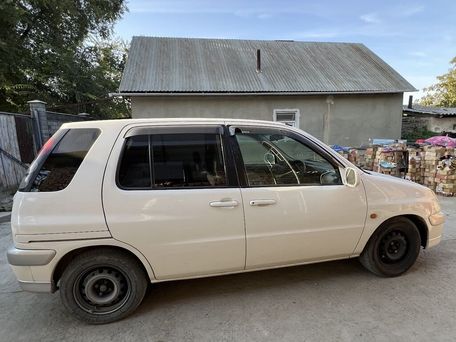 Toyota Raum, 2000 — сүрөт 4