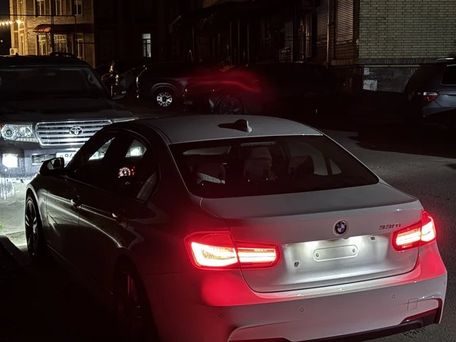 BMW 3 серии, 2018 — 照片 2