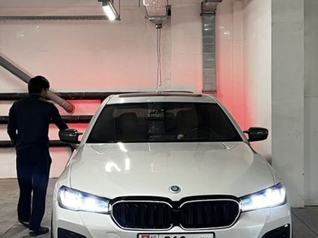 BMW 5 Series, 2018 — photo 11