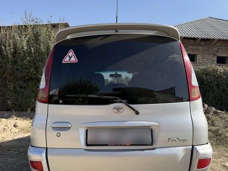 Toyota FunCargo, 2004 — photo 9