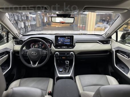 Toyota RAV4, 2020 — photo 17