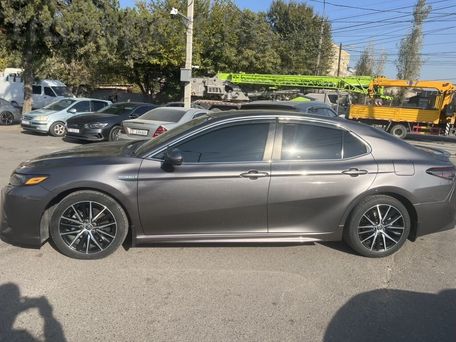 Toyota Camry, 2021 — photo 2