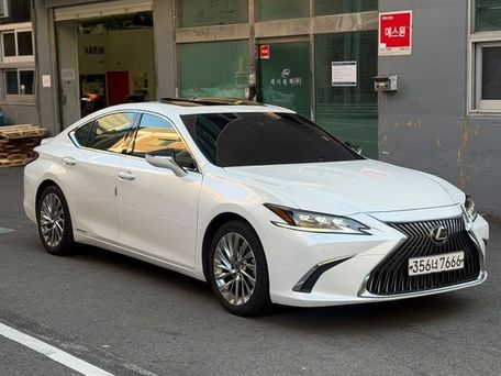 Lexus ES, 2020 — photo 17