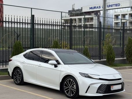 Toyota Camry, 2025 — фото 2