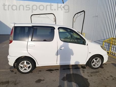 Toyota FunCargo, 2001 — photo 2