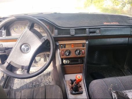 Mercedes-Benz W124, 1989 — photo 4
