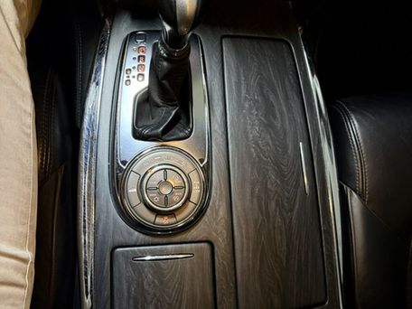 Nissan Patrol, 2010 — photo 15