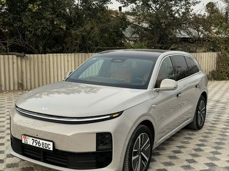 Li Auto (Lixiang) L6, 2025 — photo 1