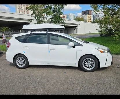 Toyota Prius v (+), 2015 — 照片 2