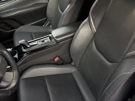 Toyota Prius v (+), 2023 — фото 8