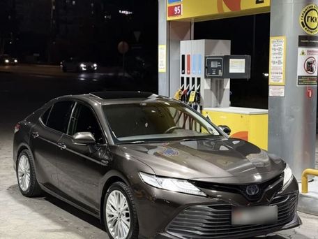 Toyota Camry, 2018 — 照片 2