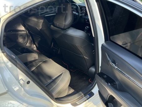 Toyota Camry, 2025 — 照片 13