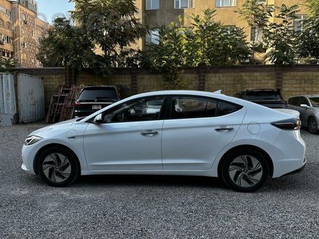 Hyundai Elantra, 2020 — 照片 3