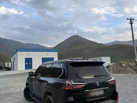Lexus LX, 2011 — 照片 1