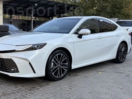 Toyota Camry, 2024 — photo 1