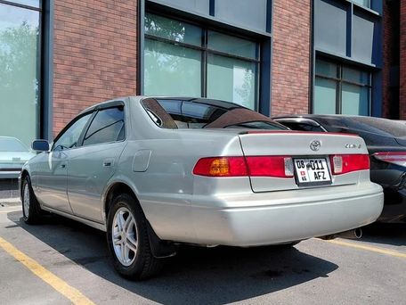 Toyota Camry, 2000 — фото 2