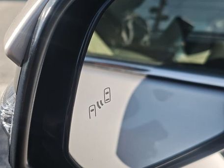Toyota Venza, 2021 — photo 8