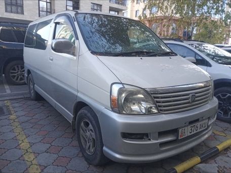 Toyota Regius, 2001 — 照片 2