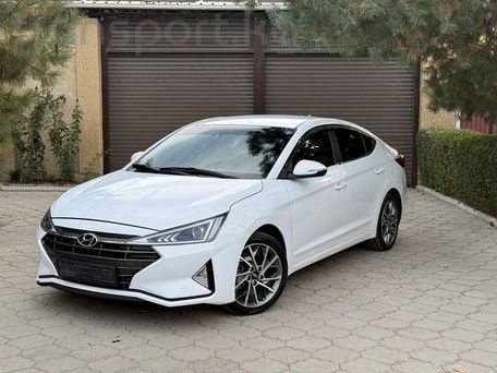 Hyundai Avante, 2018 — 照片 1