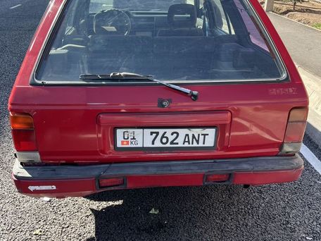 Nissan Bluebird, 1987 — 照片 3