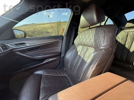 BMW 5 Series, 2018 — сүрөт 18