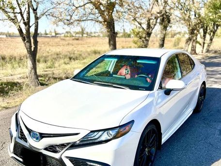 Toyota Camry, 2022 — photo 2